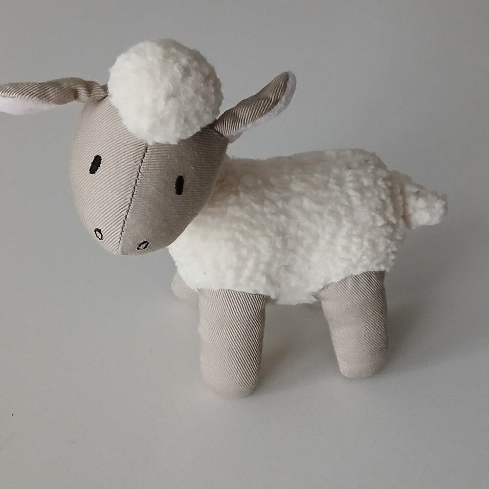 Little Baby Lamb- makes bahh sounds